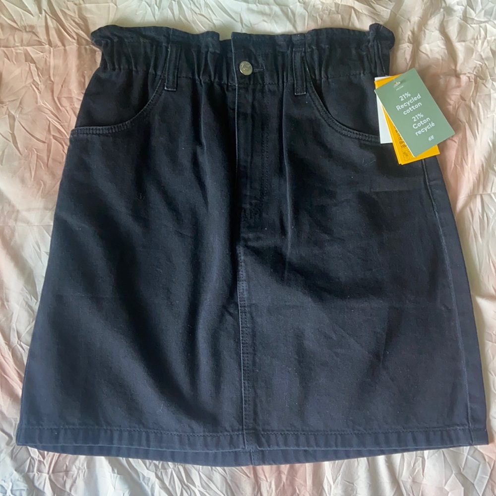 black skirt size 6